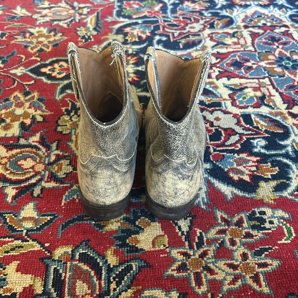 Miz Mooz Carlito distressed leather cowgirl ankle boots | size 8.5 - 9 | gray - Picture 4 of 5